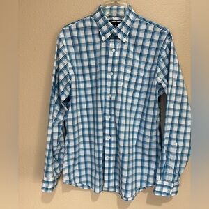 LANDS’ END Traditional Fit Men’s No Iron Button Down Shirt, Size M
